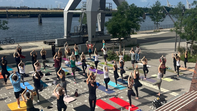 Yoga-Auszeit am Wasser
