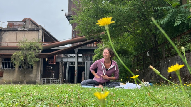 Outdoor-Yoga: Industrial Yoga im Landschaftspark Duisburg-Nord