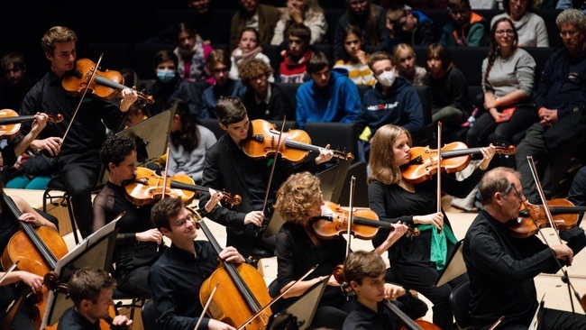 Odeon Jugendsinfonieorchester: „Eine Nacht auf dem kahlen Berge“ | Der Gasteig brummt!