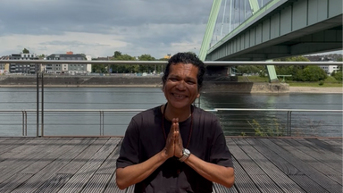 Internationaler Yoga Tag am Rhein