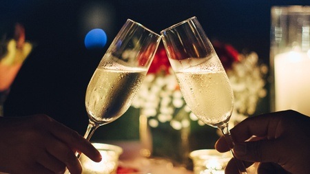 Candle-Light-Dinner