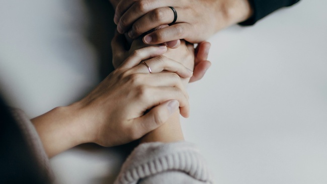 Erfahrungsaustausch: (Nicht?-)lesbische und (nicht?-)religiöse Sichtbarkeit