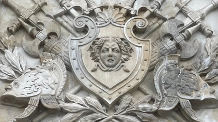 Führung: Über Schlossgeister, Hexen und Vampire