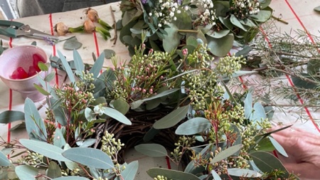 Frühlingskränze - mit einer einfach Technik zeige ich dir, wie du einen Kranzrohling in einen wunderschönen Tür- oder Tischkranz verwandelst