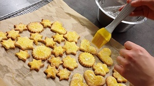 Plätzchen backen für den guten Zweck