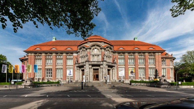 Museum, Baukunst und Kolonialismus