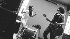 False Lefty (AT, GB)