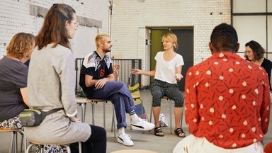 Resonanzen: Kreativworkshop für Erwachsene zur Ausstellung "Iliggocene – The Age of Dizziness" (in deutscher Sprache)