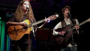 Schienenbuskonzert mit Claire Jul & Kamel Miadi