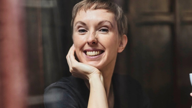 Sonja Pikart "Halb Mensch"