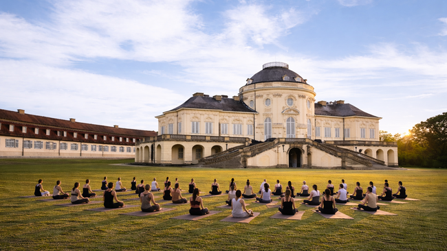 Outdoor Yoga @Schloss Solitude