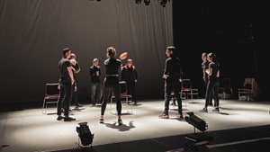 SNEAK IN: Stück aus Holz (UA)
