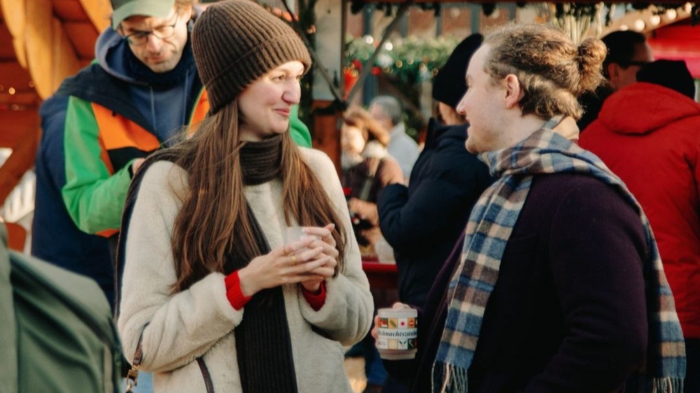 Date & Yap – Cozy Dating auf dem Weihnachtsmarkt ✨