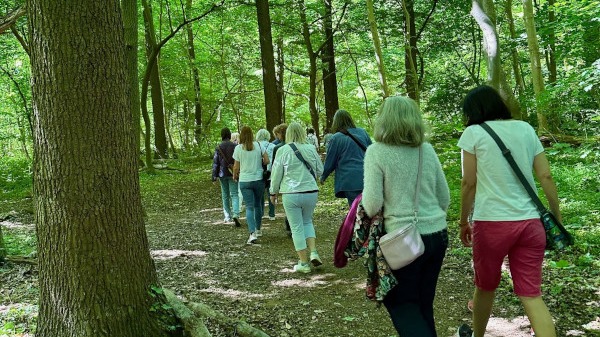 Walk&Talk für Frauen* meets Lister Turm Biergarten