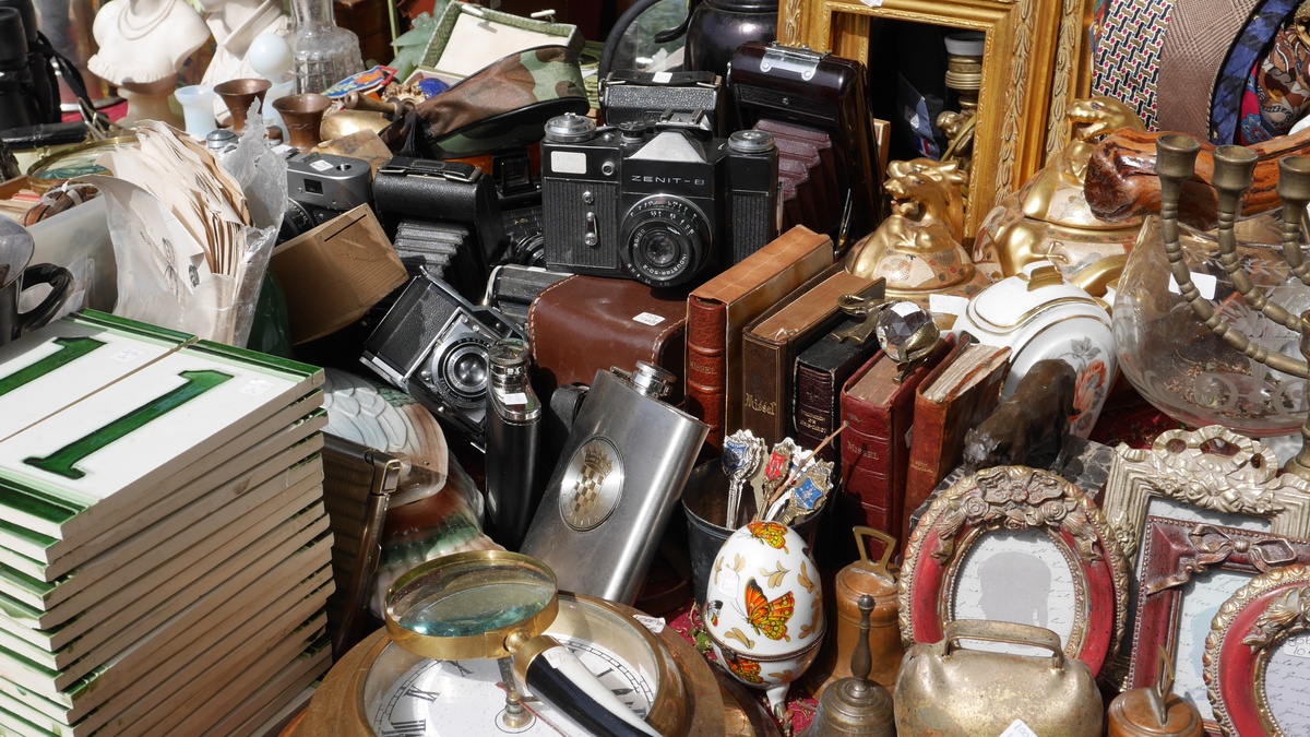 Trödel - und Antikmarkt Aachener Platz