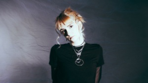 Live in the Lobby: Yndling