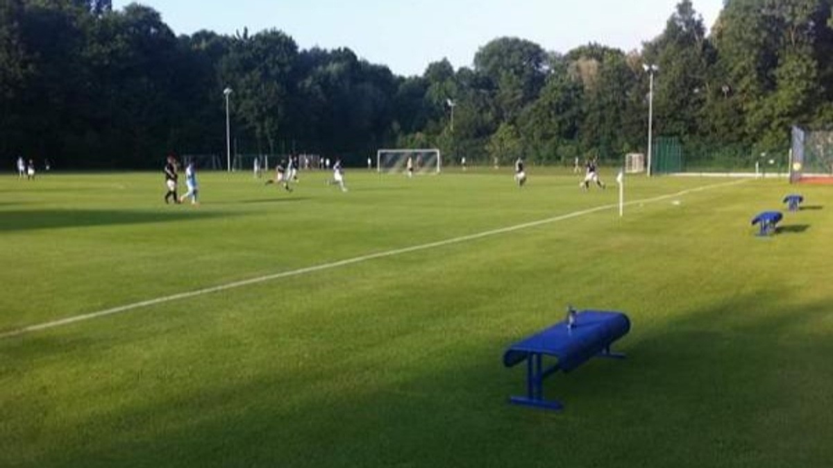 JUGAD pick-up football / pick-up Soccer