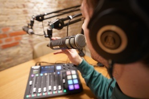 How to Podcast: Sprechen vor dem Mikrofon