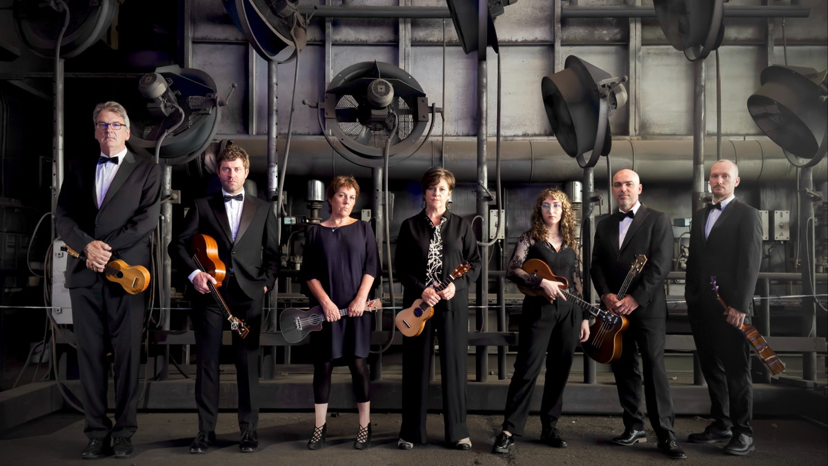 The Ukulele Orchestra of Great Britain - Anarchy in the Ukulele