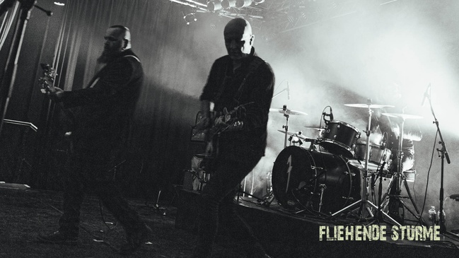 Fliehende Stürme, Left for Pleasure, Atom Atom