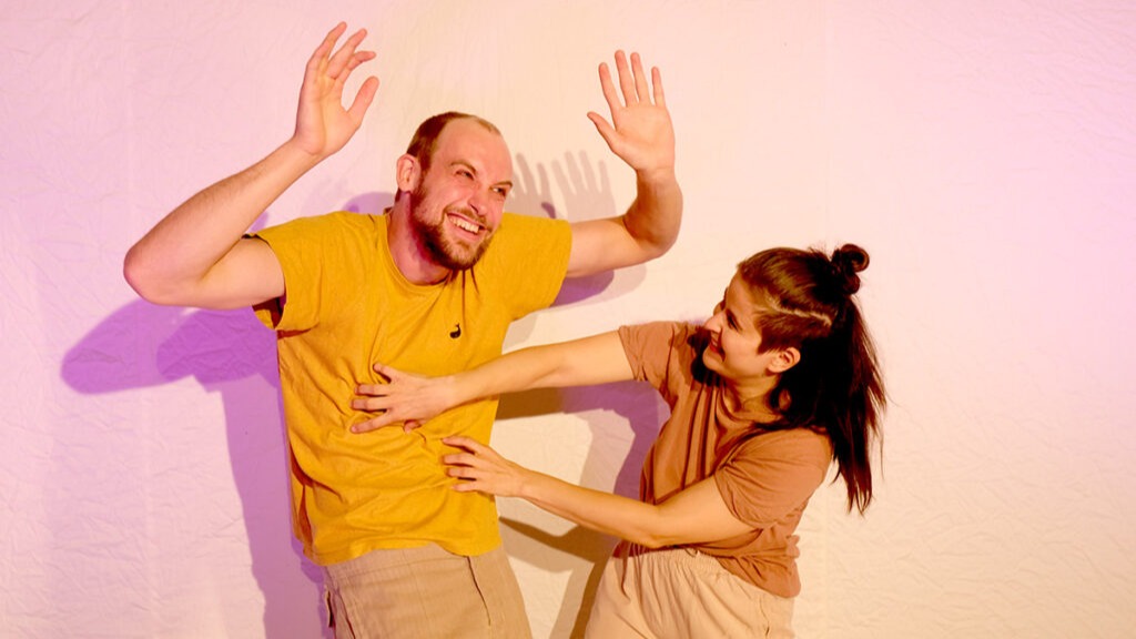 WOLKENSTEIN Theater für Kinder:  "STOP! Du bist da und ich bin hier"