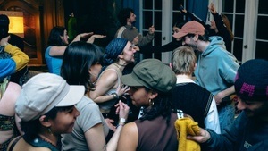 »Ivy Sessions X Art Night« – Performance & Kunstausstellung