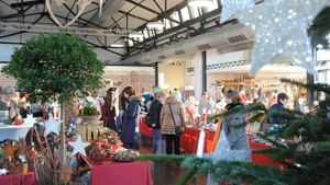 Winterlicher Kunsthandwerkermarkt im Fischbahnhof