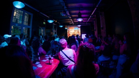 🏳️‍🌈🏳️‍⚧️ QUEER LOVE AT FIRST SLIDE | Audience Ticket | Power Point Dating by Rausgegangen Berlin 🏳️‍🌈🏳️‍⚧️