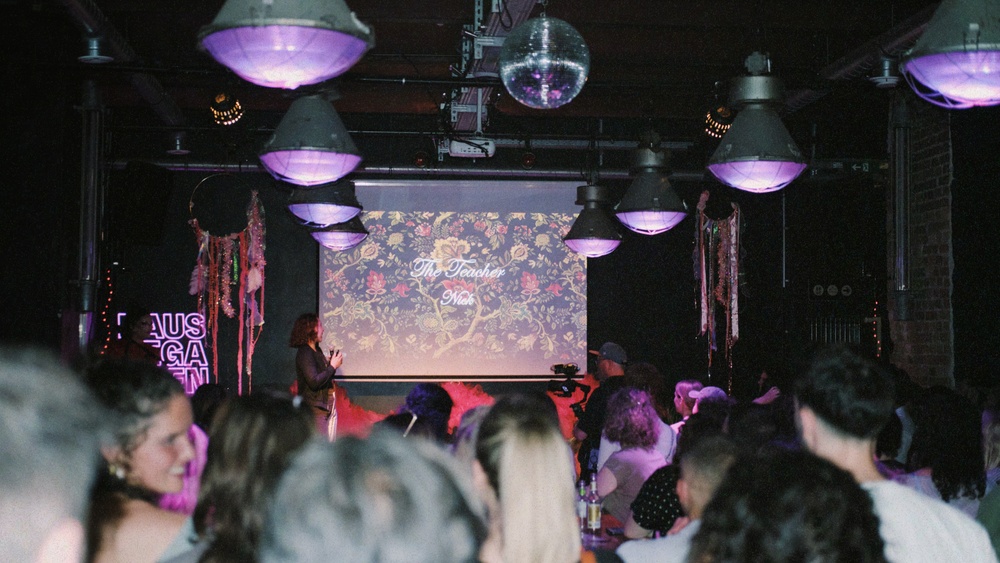 💖 LOVE AT FIRST SLIDE Köln 💖 Power Point Dating by Rausgegangen | Audience Ticket