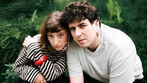 Lost In Lona – München, Rote Sonne