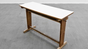 LETZTE REIHE – Skulptur, Malerei, Installation von Raen Coplin, Leon Firand, RR, Jimmy Vuong, Leonhard Wachter, Jaromil Wiest