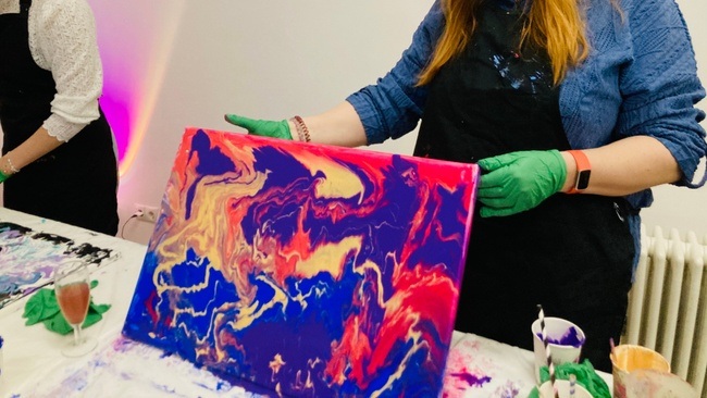 Paint & Drink: Acrylic Pouring