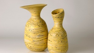 Form in Farbe. Keramik von Dorothee Wenz