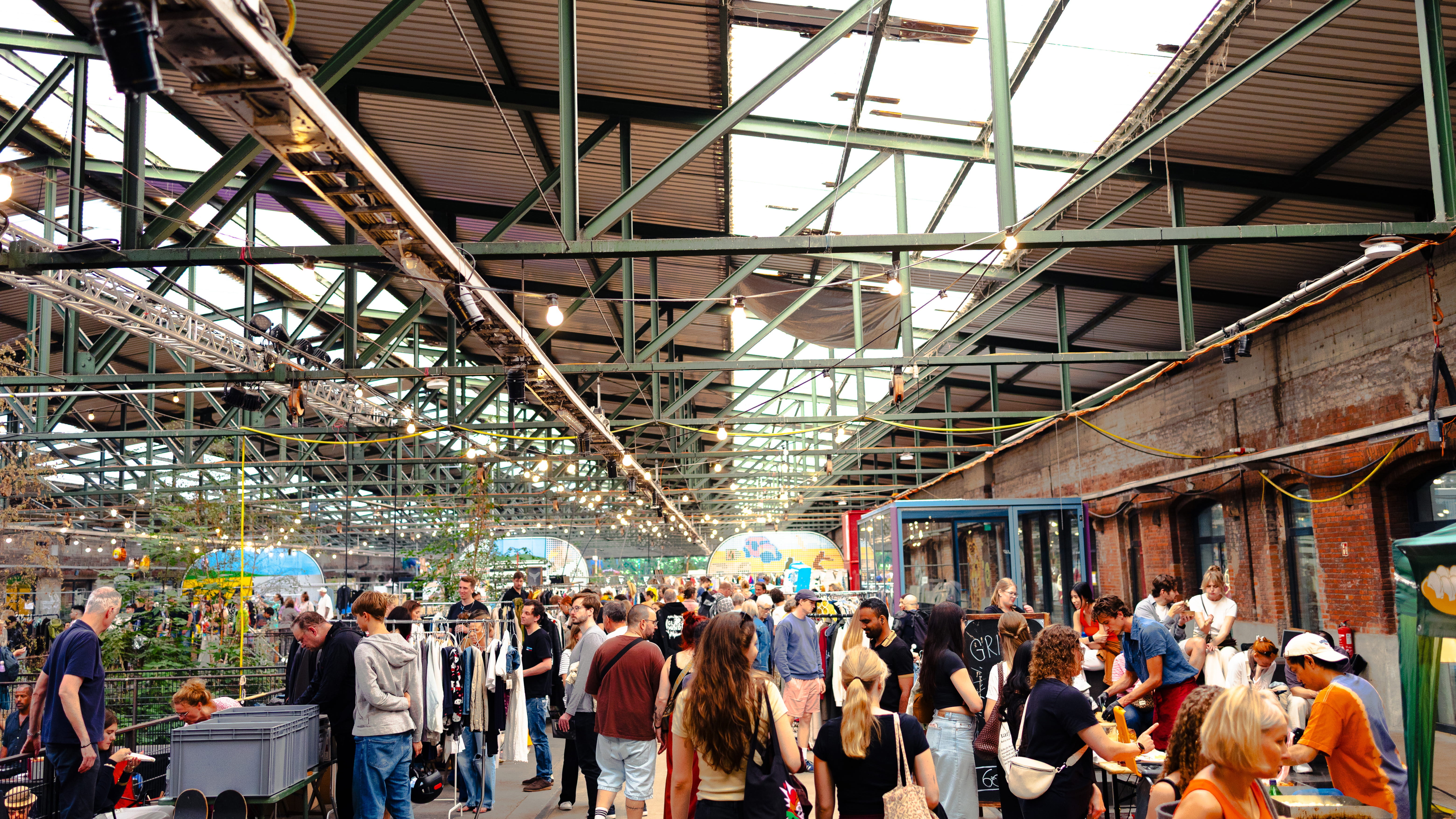 Nachtflohmarkt in der Gleishalle Oberhafen