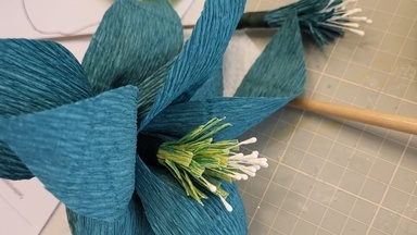 Fantasievolle Papierblumen
