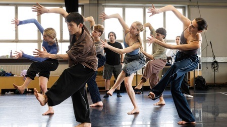 COLOURS International Dance Fesival // Gauthier Dance JUNIORS // Theaterhaus Stuttgart Barak Marshall: Barker