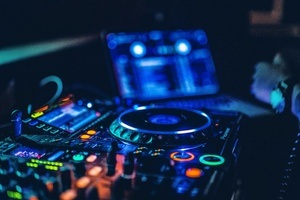 FRIDGET SPINNER X 2Much with DJ Guestlist, LAUTLOS, Die Klar b2b DJ Kwame