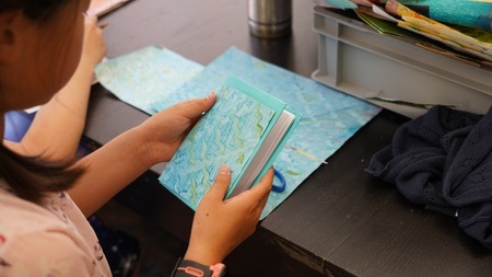 Buchbindekurs mit Friederike Dolinschek: Faser, Falz und Fitz