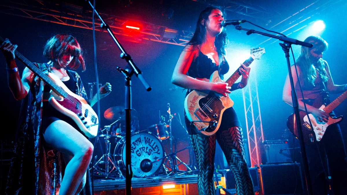 Konzert: Bella and the Bizarre / The Muffinmates (Garage / Punk / Rock 'n' Roll)