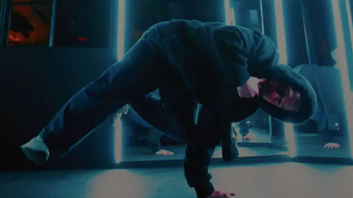 BREAK DANCE