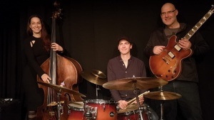 LIVE IM FOYER – CAT