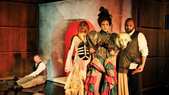 »Zirkus Kafka« von Roy Chen