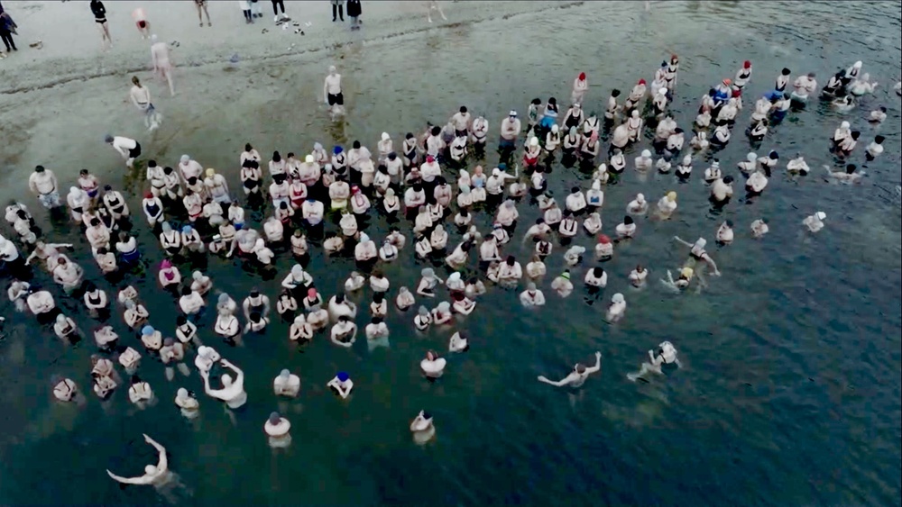 Charity Neujahrsbaden 2.0 am Blackfoot Beach