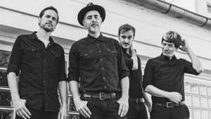 THE HAUS IS ROCKIN' – Smokestack Lightnin’