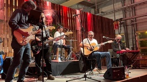 Live auf dem Midnightbazar: Sheep Lost