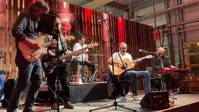 Live auf dem Midnightbazar: Sheep Lost