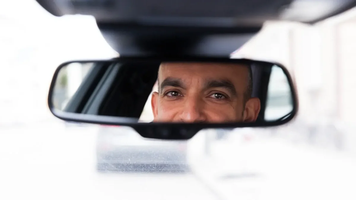 Django Asül - Rückspiegel 2025 - Ein satirischer Jahresrückblick