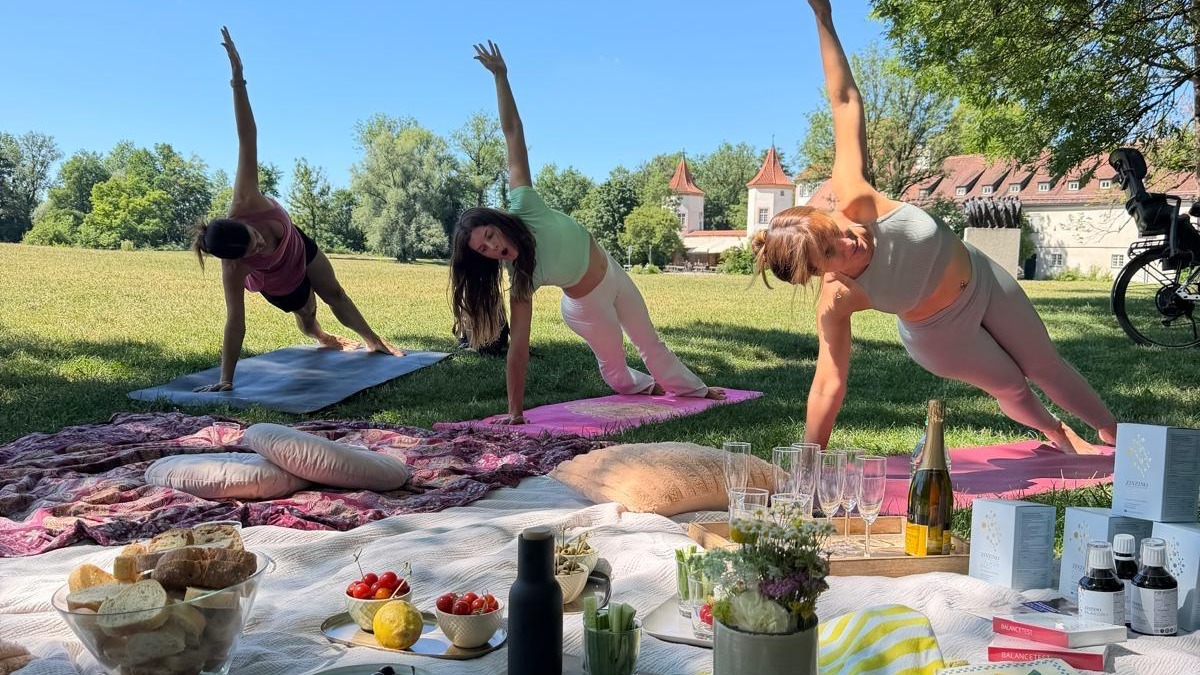 Titelbild der Veranstaltung Balance Picknick mit Yoga & Kollagen Tasting