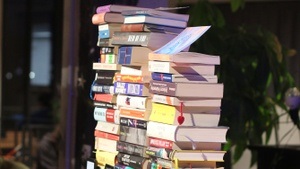Silent Book Club-Treffen im B-Side Café