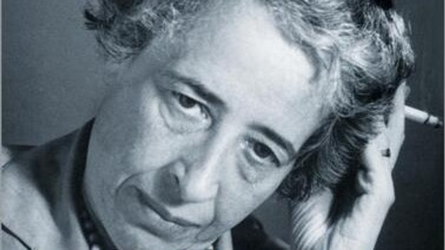Bücher aus dem Feuer: „Jeder neue Anfang ist seinem Wesen nach ein Wunder.“ - Vortrag zu Hannah Arendt
